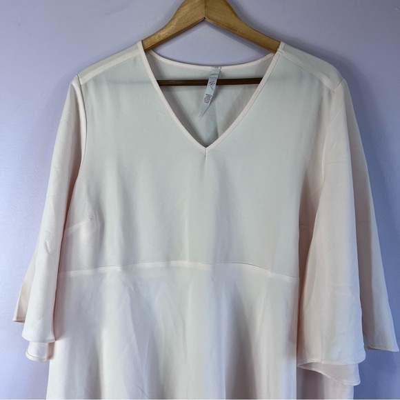 NWT Melissa McCarthy Seven7 Plus Bell Sleeve Sheer Tunic Blouse Soft Pink 1X - Picture 4 of 12